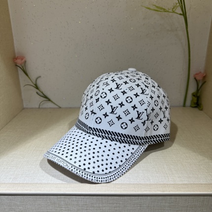 Louis Vuitton AAA Hats in 198817