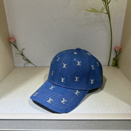 Louis Vuitton AAA Hats in 198818