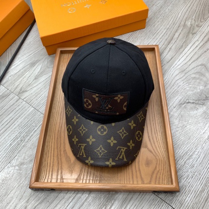 Louis Vuitton AAA Hats in 198830
