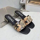 New Arrivals Versace Slippers For Women in 198329