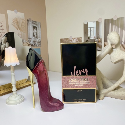 New Arrivals Carolina Herrera Perfume in 199169