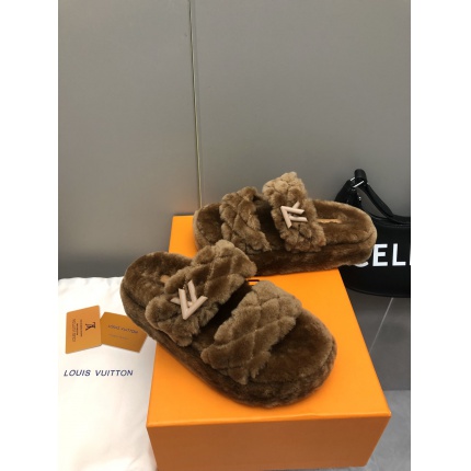 New Arrivals Louis Vuitton Fur Slippers For Women in 199542