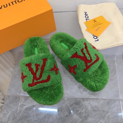 New Arrivals Louis Vuitton Fur Slippers For Women in 199543