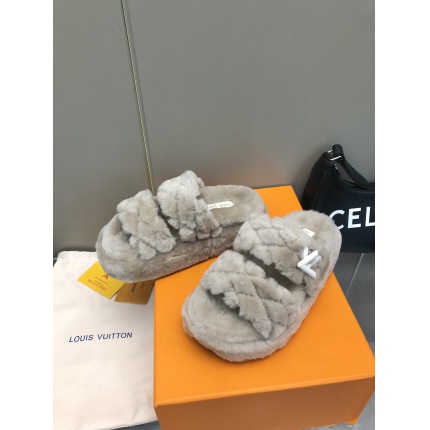 New Arrivals Louis Vuitton Fur Slippers For Women in 199544