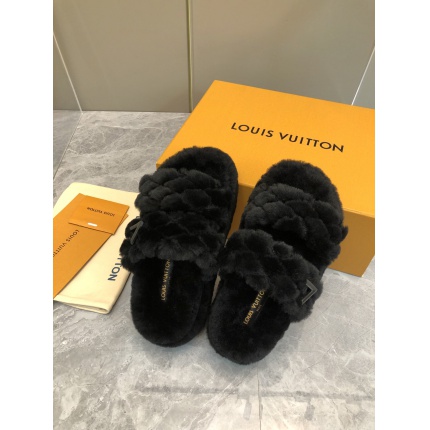 New Arrivals Louis Vuitton Fur Slippers For Women in 199545