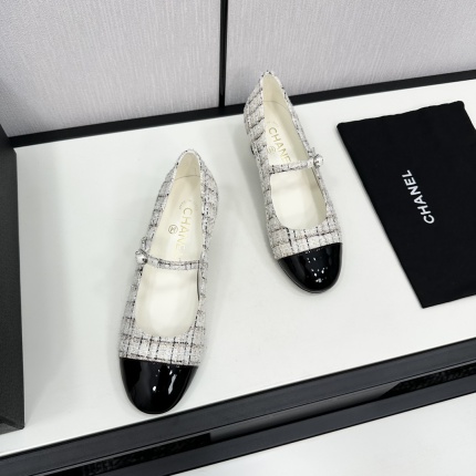 New Arrivals High quality Chanel Loafers For Women in 199601