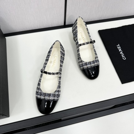 New Arrivals High quality Chanel Loafers For Women in 199602