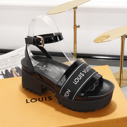LV Sandals For Women in 199761