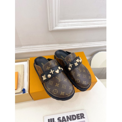 New Arrivals Louis Vuitton Loafers For Women in 199830