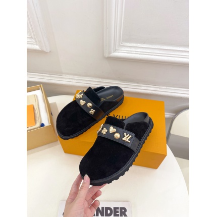 New Arrivals Louis Vuitton Loafers For Women in 199833