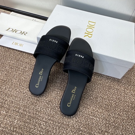 Dior Slippers For Women in 199902