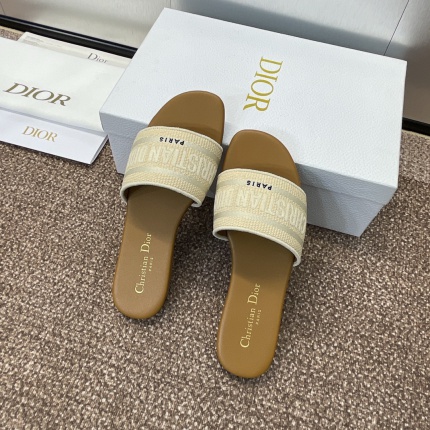 Dior Slippers For Women in 199903