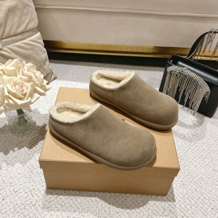 New Arrivals VGG Fur Loafers For Women in 199944