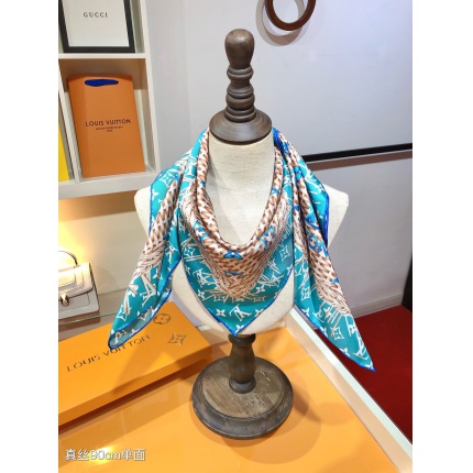 New Arrivals Louis Vuitton LightWeight Silk Scarf in 200105