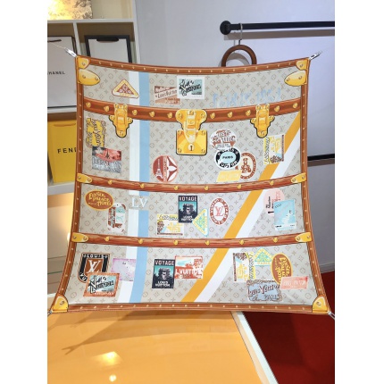 New Arrivals Louis Vuitton LightWeight Silk Scarf in 200109