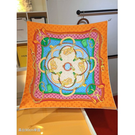 New Arrivals Louis Vuitton LightWeight Silk Scarf in 200111