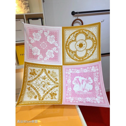 New Arrivals Louis Vuitton LightWeight Silk Scarf in 200118