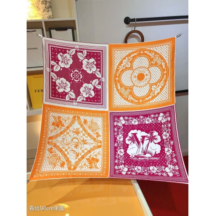 New Arrivals Louis Vuitton LightWeight Silk Scarf in 200120