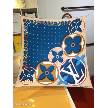 New Arrivals Louis Vuitton LightWeight Silk Scarf in 200123