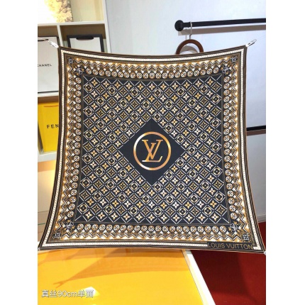 New Arrivals Louis Vuitton LightWeight Silk Scarf in 200126