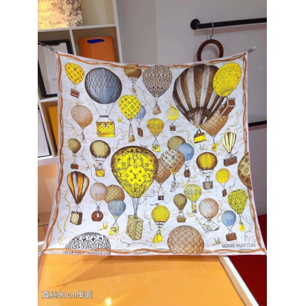 New Arrivals Louis Vuitton LightWeight Silk Scarf in 200127