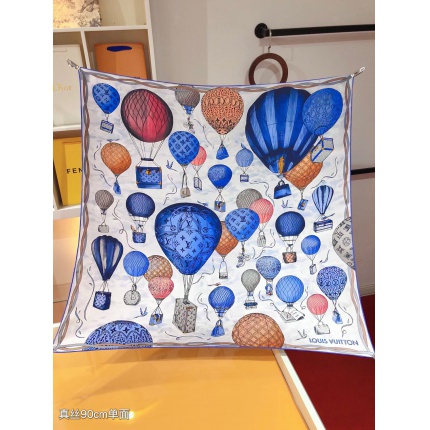 New Arrivals Louis Vuitton LightWeight Silk Scarf in 200128