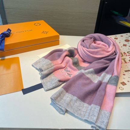 New Arrivals Louis Vuitton Cashmere Scarf in 200134