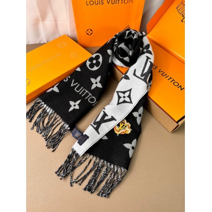 New Arrivals Louis Vuitton Cashmere Scarf in 200142