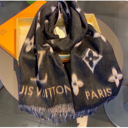 New Arrivals Louis Vuitton Cashmere Scarf in 200150