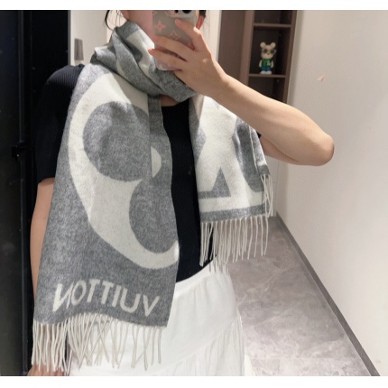 New Arrivals Louis Vuitton Cashmere Scarf in 200152
