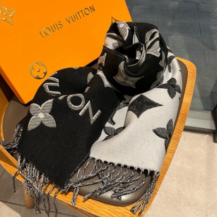 New Arrivals Louis Vuitton Cashmere Scarf in 200158