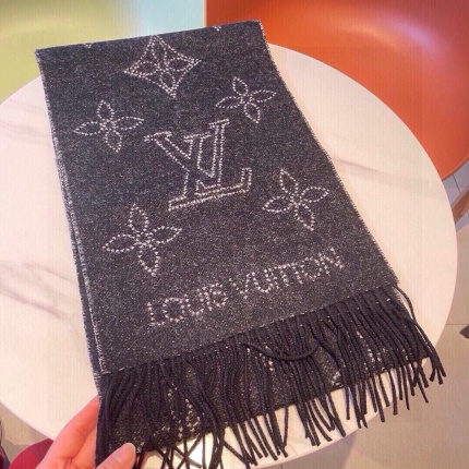 New Arrivals Louis Vuitton Cashmere Scarf in 200170