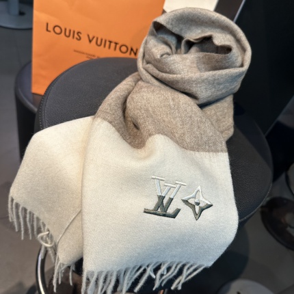 New Arrivals Louis Vuitton Cashmere Scarf in 200174