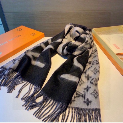New Arrivals Louis Vuitton Cashmere Scarf in 200176