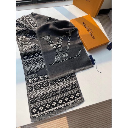 New Arrivals Louis Vuitton Cashmere Scarf in 200179