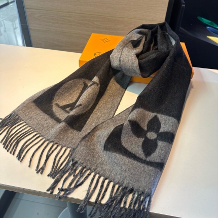 New Arrivals Louis Vuitton Cashmere Scarf in 200184