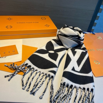 New Arrivals Louis Vuitton Cashmere Scarf in 200197