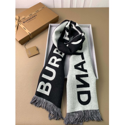 New Arrivals Burberry Cashmere Scarf in 200306