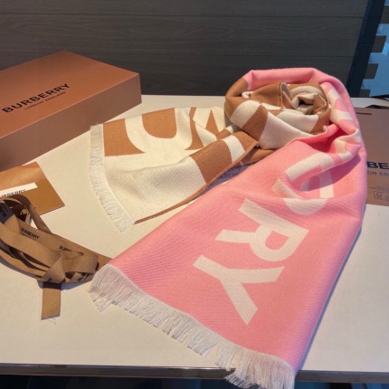New Arrivals Burberry Cashmere Scarf in 200307