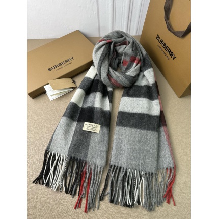 New Arrivals Burberry Cashmere Scarf in 200320