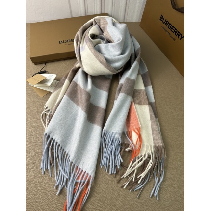 New Arrivals Burberry Cashmere Scarf in 200322
