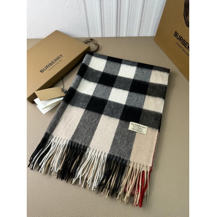 New Arrivals Burberry Cashmere Scarf in 200323