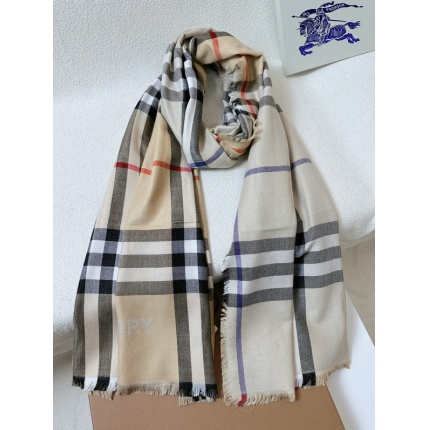 New Arrivals Burberry Cashmere Scarf in 200324