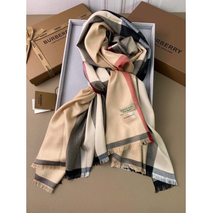 New Arrivals Burberry Cashmere Scarf in 200341