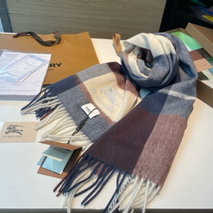New Arrivals Burberry Cashmere Scarf in 200348