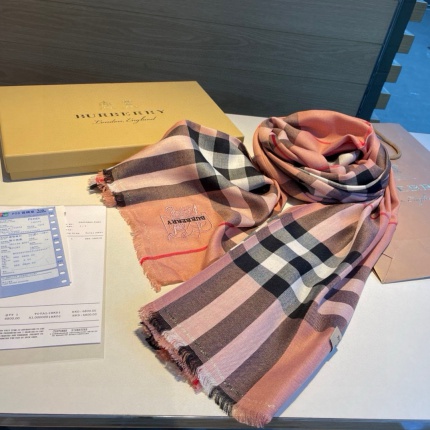 New Arrivals Burberry Cashmere Scarf in 200353