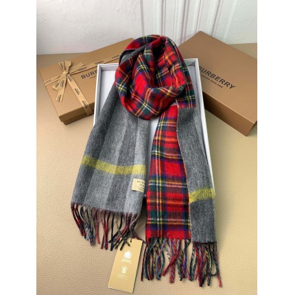 New Arrivals Burberry Cashmere Scarf in 200358