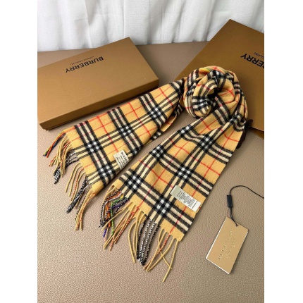 New Arrivals Burberry Cashmere Scarf in 200371