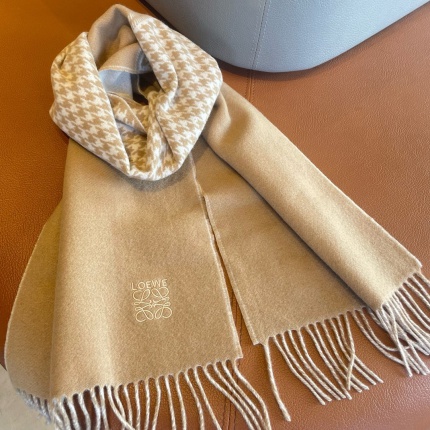 New Arrivals Loewe Cashmere Scarf in 200459