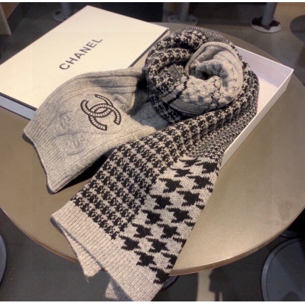 New Arrivals Chanel Cashmere Scarf  in 200481